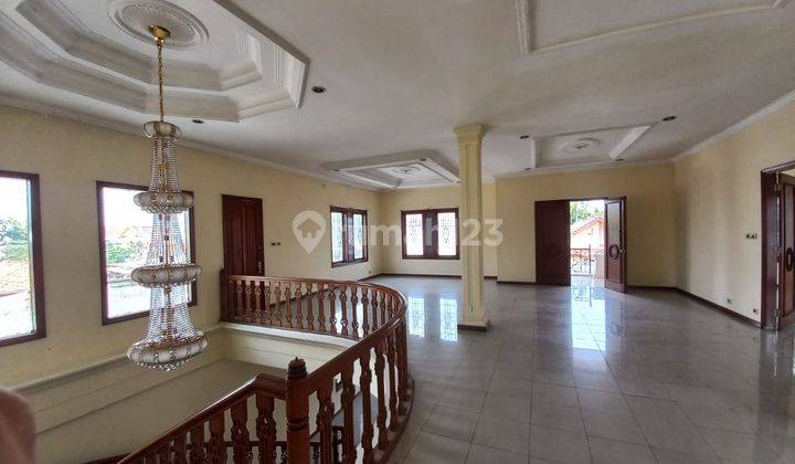 Rumah Bagus Pinggir Jalan Raya Furnished SHM di Jln Curugpondok Kelapa Duren Sawit Jaktim, Jakarta Timur 1