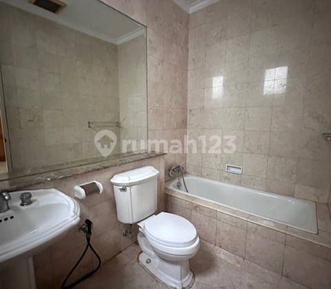 Rumah Bagus Furnished SHM di Permata Hijau, Jakarta Selatan 2