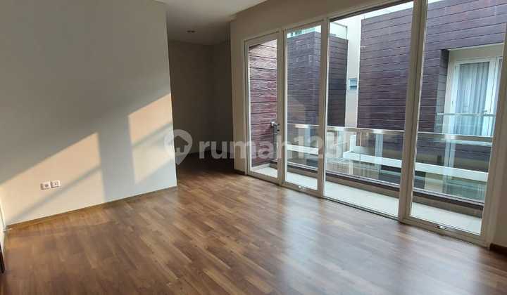 Dijual Townhouse Kemang 3 Lantai Konsep Double Decker Jakarta Selatan