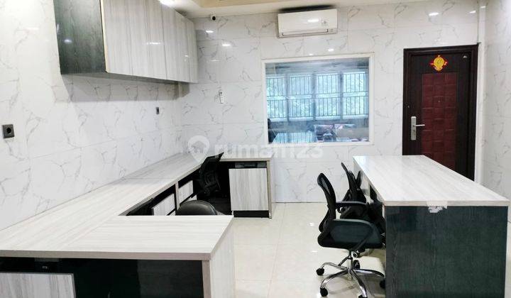 Ruko Rapi Ada Kantor Dan Tempat Tinggal Semi Furnished Ada Lift Barang Akses Container Lokasi Strategis Di Jalan Raya Bandengan 2