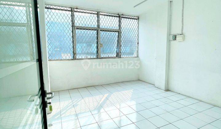 Ruko 4.5 Lantai Strategis Di Pinggir Jalan Raya Cocok Untuk Usaha, Kantor, Tempat Tinggal Lokasi Di Tubagus Angke 1
