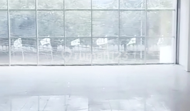 4.5-Storey Shophouse 10x18 with SHM Certificate, Suitable for Office, Business, Strategic Location on Gunung Sahari Main Road