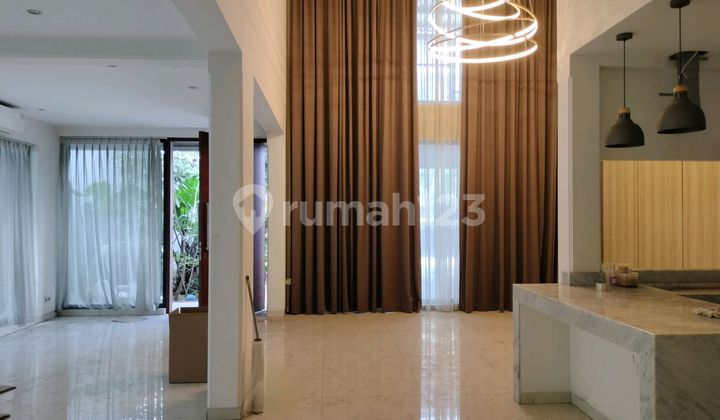 Brand New 3.5-Story House with Elevator, Semi-Furnished, Suitable for Residence, Beauty Clinic, Dental Clinic, Strategically Located in Kedoya, West Jakarta. 2