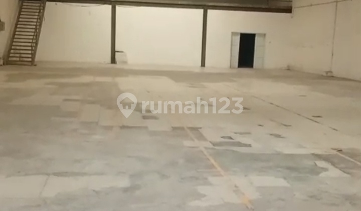 Gudang 2 Lantai 48X15 Ada Kantornya Akses Container 40 Feet Terletak di Kawasan Pergudangan Bandara Mas Dadap Tangerang