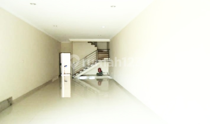 Ruko 4 Lantai Sudah SHM Parkiran Luas Cocok untuk Kantor, Tempat Usaha Lokasi Strategis Dekat Rumah Sakit Terletak di Pos Pengumben Permata Hijau