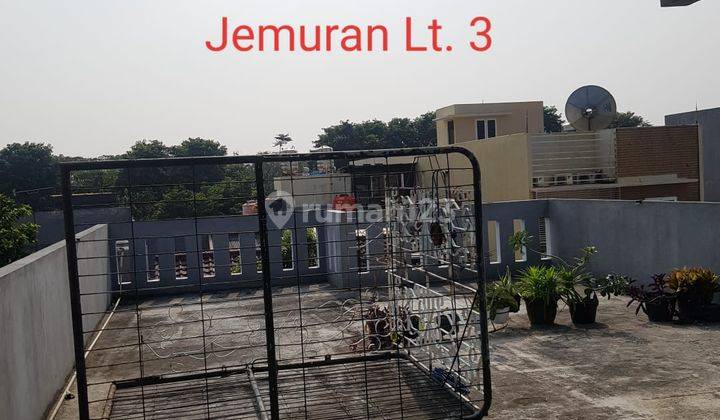 Rumah Luas Dan Nyaman Di Perum Taman Surya 2. 2