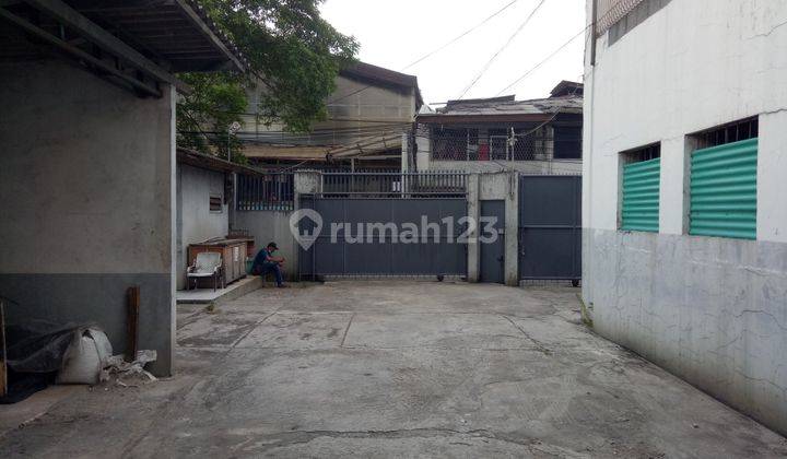 Rumah Luas Ada Gudang Produksi Di Area Belakang 2