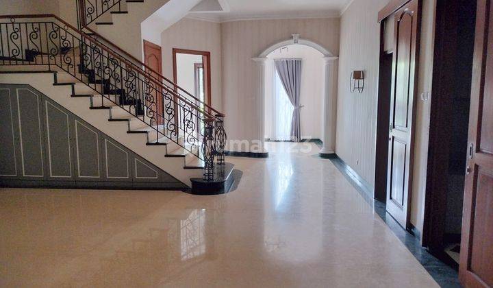 Rumah Cantik Di Taman Surya  200m² Furnished 2 Lantai 2