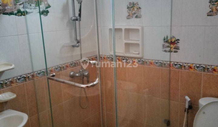 Rumah Cantik Di Taman Surya  200m² Furnished 2 Lantai 11