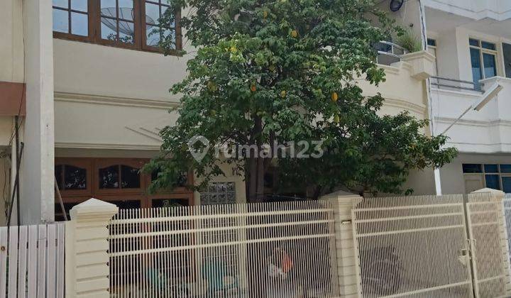 Rumah Cantik dan Strategis di Bandengan Selatan 2 Lantai 1