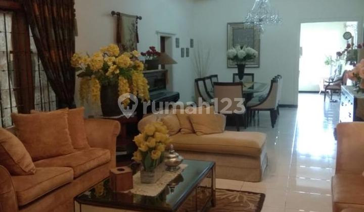 Rumah Cantik Jatinegara 608 m² Sudah Direnovasi 2