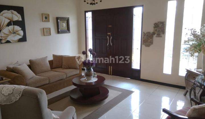 Rumah Cantik Jatinegara 608 m² Sudah Direnovasi 1