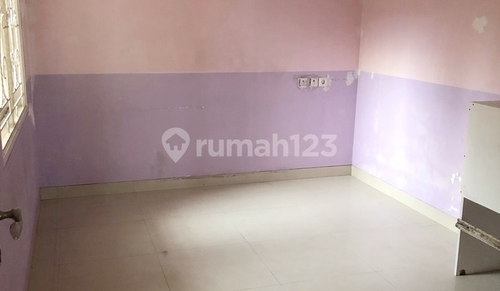 Rumah  Strategis Di Daan Mogot Baru 2.5 Lantai 2
