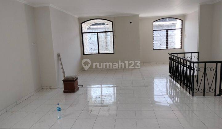 Rumah Strategis 2 Lantai Di Jembatan Lima  Cocok Untuk Tempat Tinggal Atau Usaha 1