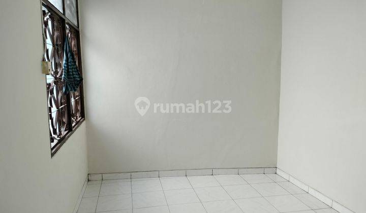 Rumah Strategis 2 Lantai Di Jembatan Lima  Cocok Untuk Tempat Tinggal Atau Usaha 2