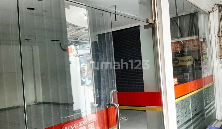 Shop House 9.6x16 Very Strategic Location Suitable for Supermarket, Office, Warehouse, Business Located on Jalan Raya MH Thamrin Cikokol Tangerang 2