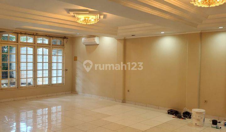 Rumah Luas Dan Nyaman 10x20 Sudah Direnovasi Semi Furnished Terletak Di Komplek Perumahan Pluit Mas 1