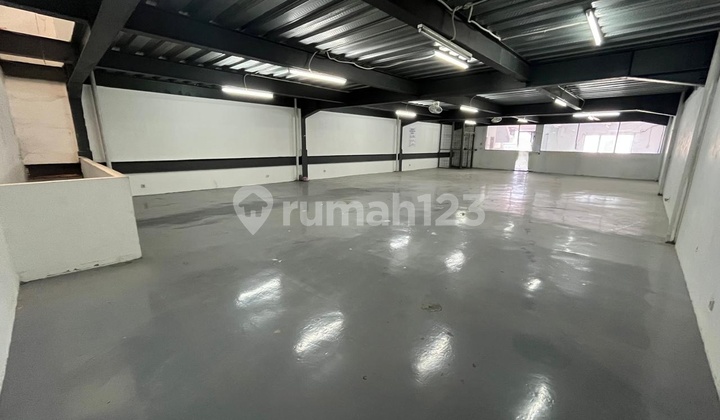 3-Storey Warehouse Full with Office, Living Space, Goods Lift, Strategic Location in Elang Laut Pantai Indah Kapuk PIK 1 Integrated Industrial Center Warehouse Complex.