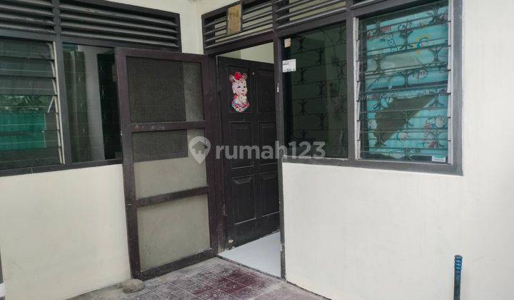 Rumah Murah 2 Lantai Rapi Baru Direnovasi  Ada 4 Kamar Terletak Di Jembatan Dua 2