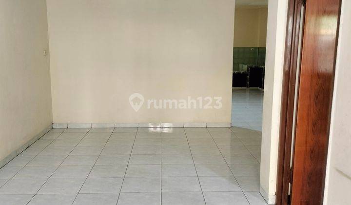 Rumah Murah 2 Lantai Luas 6x20 Bangunan Rapi Bersih Terawat Di Komplek Perumahan Taman Palem  2