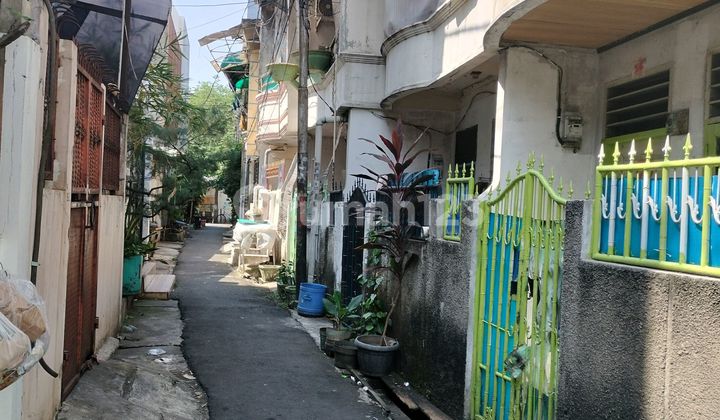 Affordable 2.5-Story House in a Strategic Location at Jembatan Gambang Jembatan Dua Housing Complex Affordable 2.5-Story House in a Strategic Location at Jembatan Gambang Jembatan Dua Housing Complex