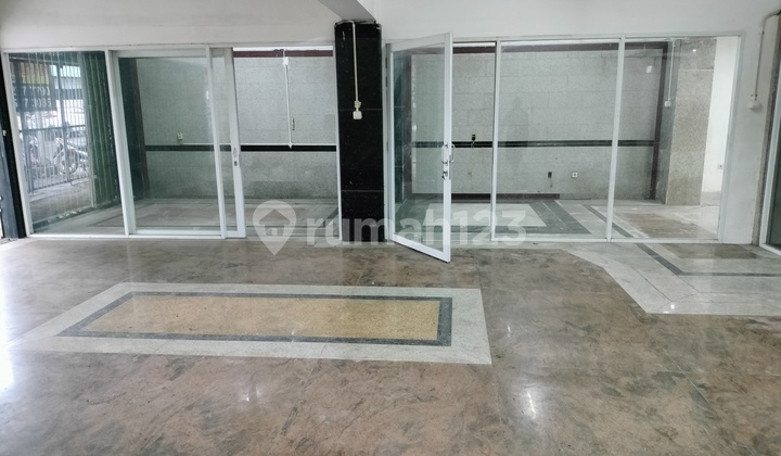 Ruko Lebar 11 Sudah Rapi Direnovasi Cocok Untuk Kantor, Tempat Usaha, Gudang Lokasi Strategis Hadap Jalan Raya Terletak Di Kawasan Bisnis Pasar Pagi Dekat Asemka 2