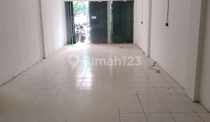 Ruko Strategis Hadap Jalan Raya Cocok Untuk Tempat Usaha, Kantor, Tempat Tinggal Terletak Di Komplek Ruko Srengseng Raya