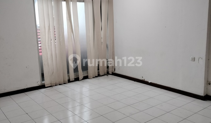 4-Storey Shophouse Suitable for Office, Business, Warehouse, Strategic Location in Mall Season City Area, Jembatan Besi Latumenten 2
