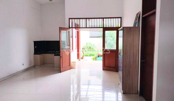 Rumah Murah Dan Luas 3 Br Semi Furnished Terletak Di Kavling Dki Meruya  1