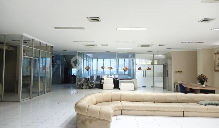 Office Space Per Floor with Elevator and Private Stairs, Strategic Location in Tanah Abang Office Space Per Floor with Elevator and Private Stairs, Strategic Location in Tanah Abang