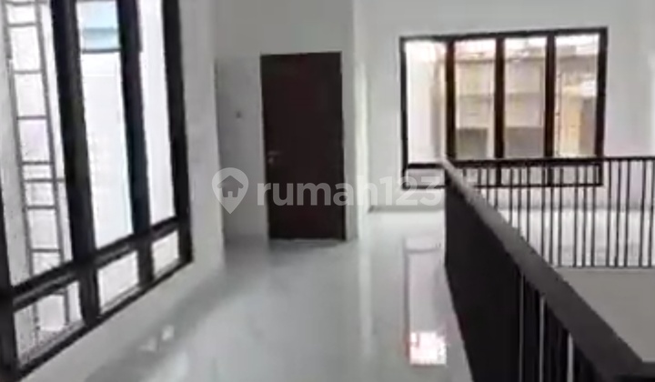 Rumah Brand New 7X18 Sudah SHM Terletak di Perumahan Taman Villa Meruya