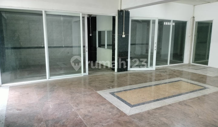 Ruko Lebar 11 Sudah Rapi Direnovasi Cocok Untuk Kantor, Tempat Usaha, Gudang Lokasi Strategis Hadap Jalan Raya Terletak Di Kawasan Bisnis Pasar Pagi Dekat Asemka 1