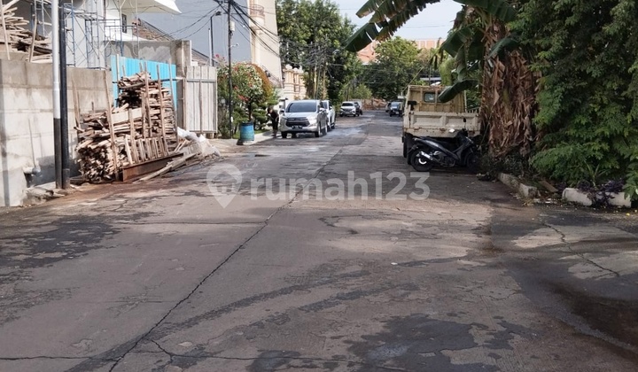 Rumah 2 Lantai Hadap Timur Sudah SHM Lokasi Strategis Dekat Tol, Mall, Pasar Terletak di Komplek Perumahan Pluit Kencana 2