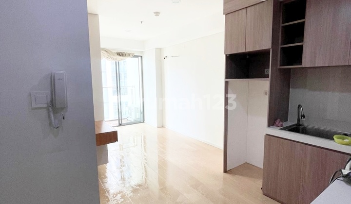 Semi-Furnished Apartment with Attractive Design on Middle Floor in Daan Mogot City, West Jakarta 2