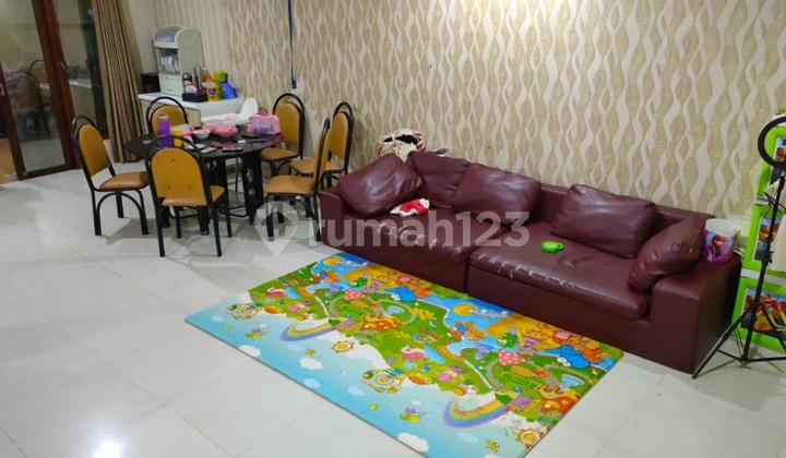 Rumah Murah Semi Furnished Sudah Shm Posisi Di Boulevard Terletak Di Perumahan Puri Gardena Kalideres