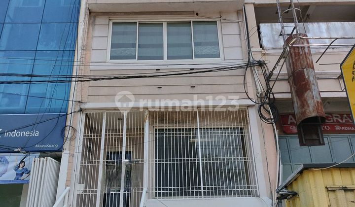 4.5-Story Shophouse Size 5x30 Strategic Location Suitable for Office, Business, Culinary Located in Muara Karang Raya Near Pluit