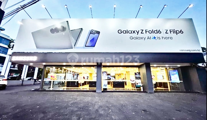 Gedung Kantor 2 Lantai Legalitas Shm Cocok Untuk Bank, Kantor, Restoran, Kafe, Hotel, Supermaket Showroom, Parkiran Luas Lokasi Strategis Di Perempatan Lampu Merah Radio Dalam Gandaria Jakarta Selatan