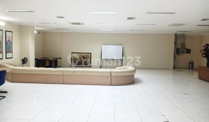 Office Space Per Floor with Elevator and Private Stairs, Strategic Location in Tanah Abang Office Space Per Floor with Elevator and Private Stairs, Strategic Location in Tanah Abang