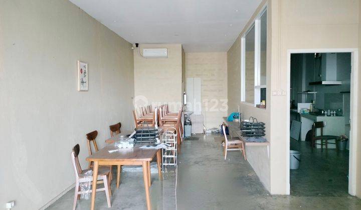 Rumah Strategis Cocok Untuk Usaha, Restoran, Kantor Terletak Di Pinggir Jalan Raya Muara Karang 1