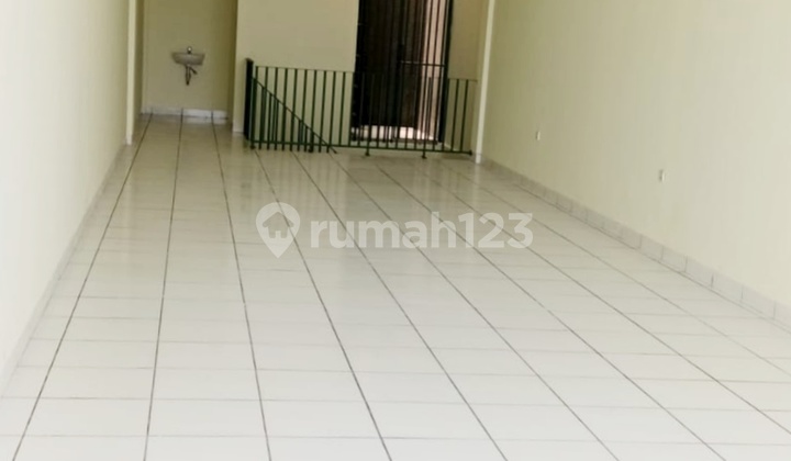 Ruko 3 Lantai Sudah SHM Cocok untuk Kantor, Usaha Terletak di Kembangan Raya Puri Indah