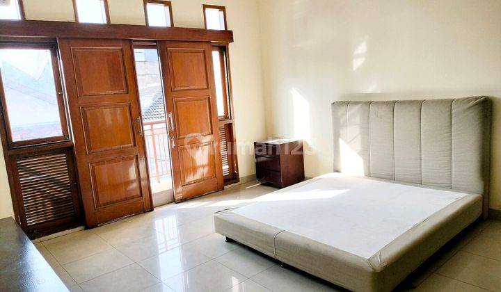 Rumah Luas 2 Lantai Ada Basement Sudah Rapi Direnovasi Furnished Siap Huni Di Tomang 1