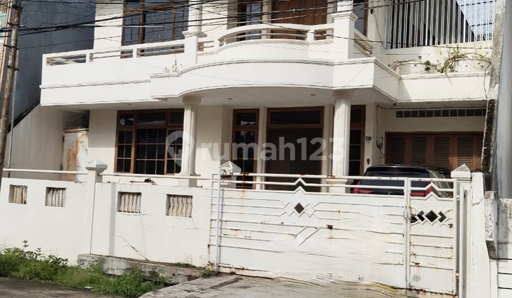 Rumah 2 Lantai Hadap Timur Sudah SHM Lokasi Strategis Dekat Tol, Mall, Pasar Terletak di Komplek Perumahan Pluit Kencana Rumah 2 Lantai Hadap Timur Sudah SHM Lokasi Strategis Dekat Tol, Mall, Pasar Terletak di Komplek Perumahan Pluit Kencana