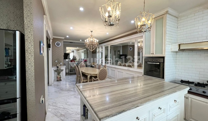 Rumah Mewah 3.5 Lantai Design Klasik Super Elegant Full Furnished Siap Huni Sertifikat SHM Terletak di Komplek Perumahan Premium Mayang Permai Pantai Indah Kapuk Pik 1 2