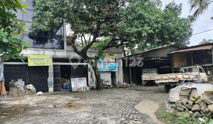 Ruko Gandeng dan 3 Unit Gudang Ex Toko Material Lahan Parkir Luas Lokasi Strategis Terletak di Puri Indah Jakarta Barat Ruko Gandeng dan 3 Unit Gudang Ex Toko Material Lahan Parkir Luas Lokasi Strategis Terletak di Puri Indah Jakarta Barat