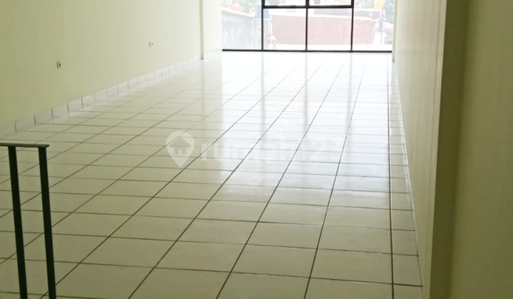 3-Storey Shop House with SHM, Suitable for Office, Business Located in Kembangan Raya Puri Indah 2