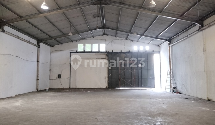 Gudang 15X22 Akses Container Terletak di Kawasan Pergudangan Bandara Mas Dadap Neglasari Tangerang