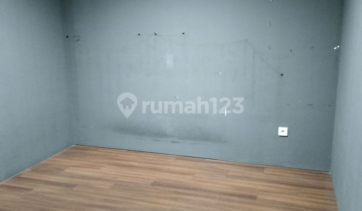 3.5-Story Shop House 5x32, Suitable for Business, Office, Residence, Strategic Location in Green Garden, Panjang Street 2