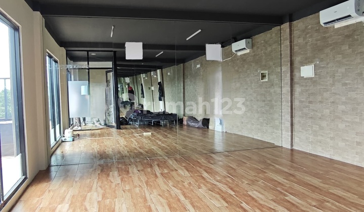 5-Story Shop House, 7 Meters Wide, Elevator Available, Strategic Location on Kedoya Main Road, Suitable for Business and Office.