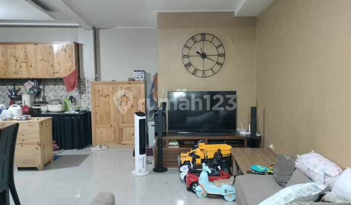 Two-Storey House with Pocket Shape, Strategically Located in Puri Indah 2