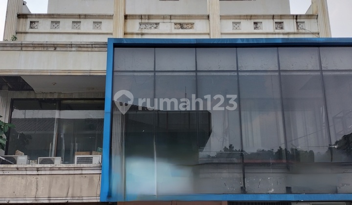 4-Story Connected Shophouse 11x20 Suitable for Office, Business, Strategically Located in Pondok Indah Shophouse Complex, South Jakarta